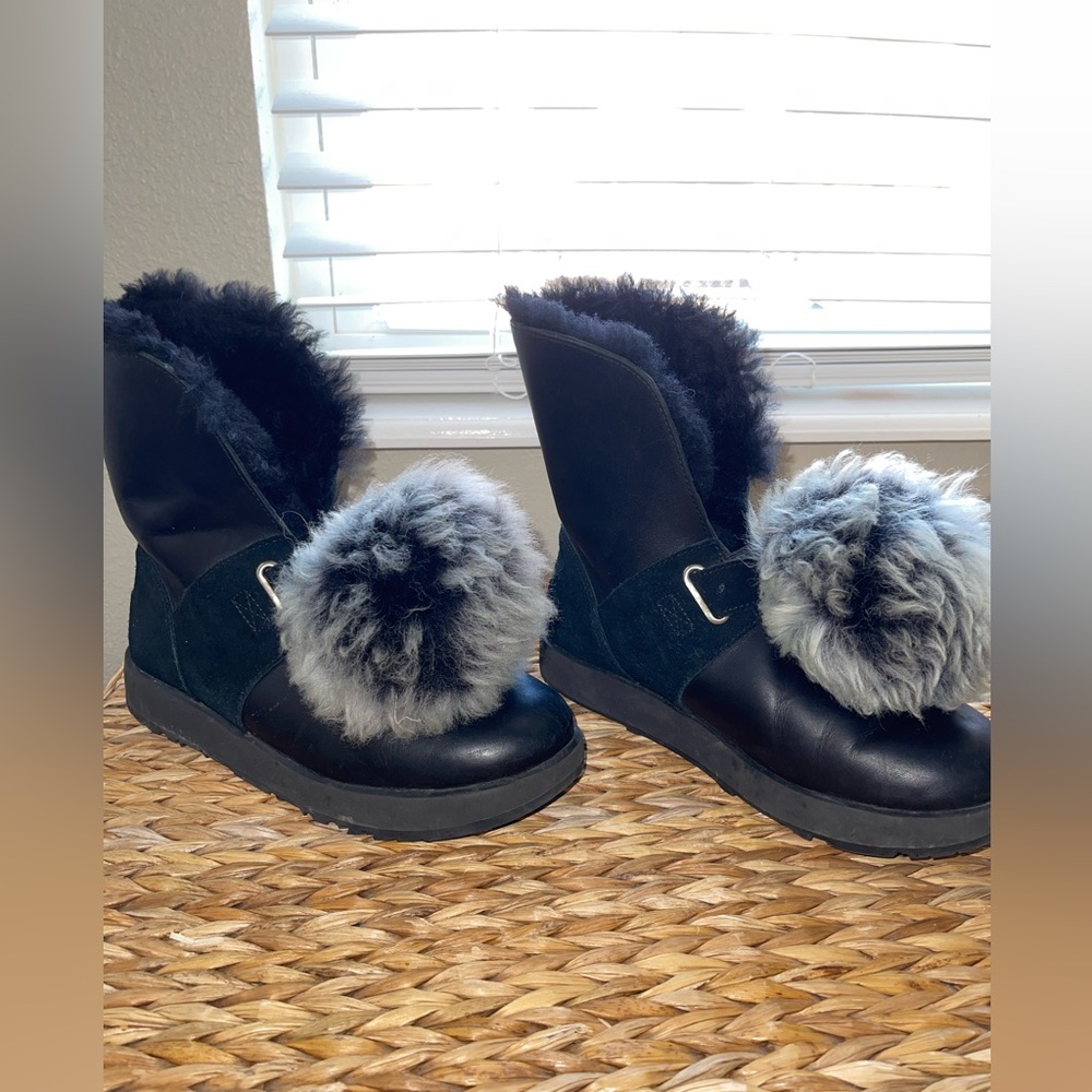 UGG BOOTS WITH GRAY FUZZY BALLS